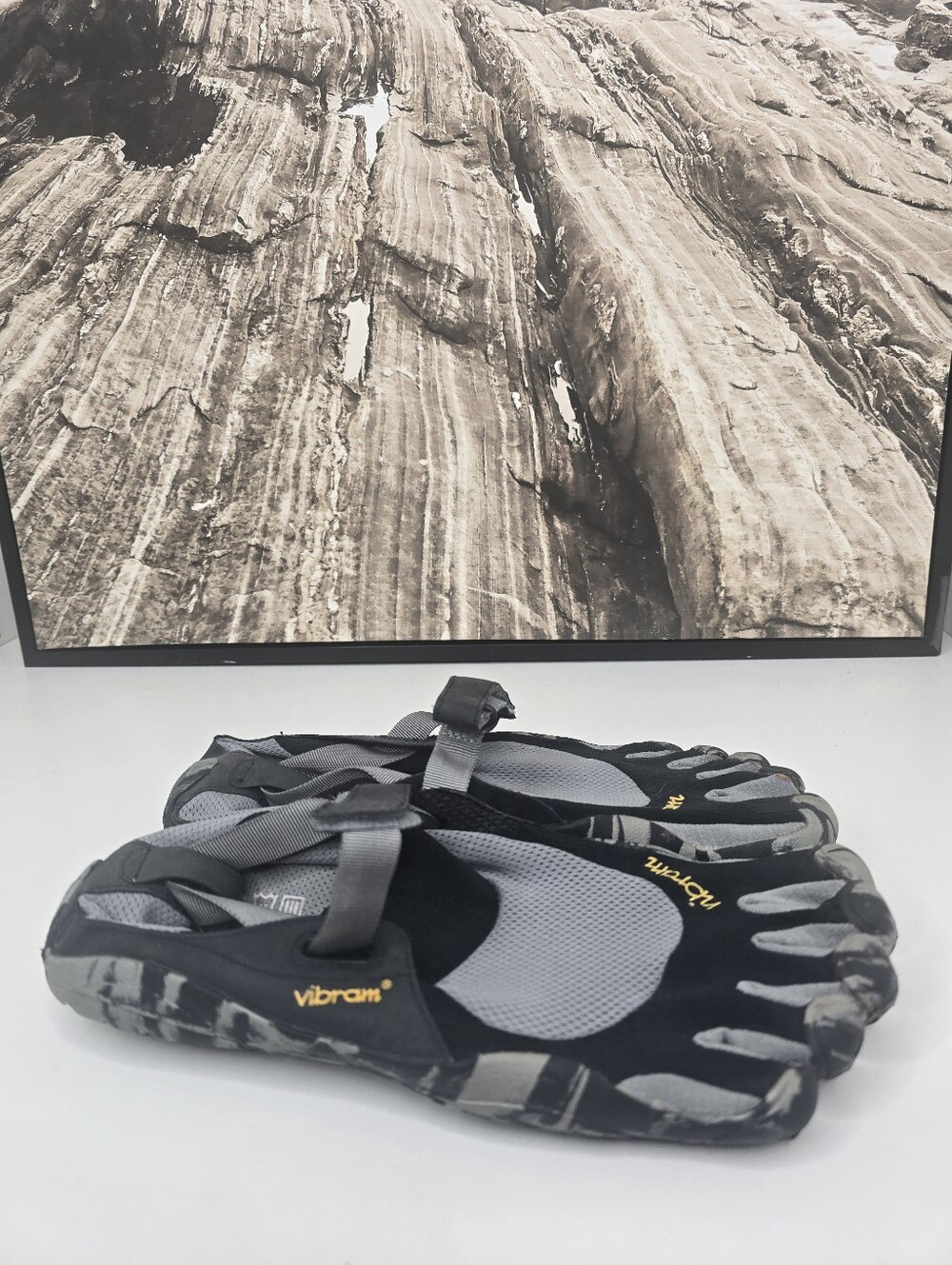 Vibram FiveFingers Evo Black and Gray Minimalist Toe Shoes - Picture 5 of 9